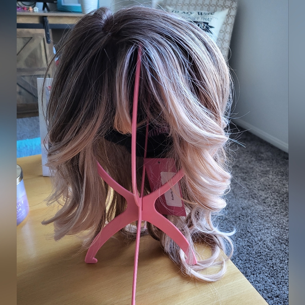 Chelsea smith wig